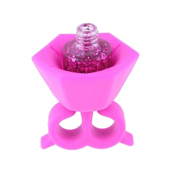 FINGER WEARABLE NAIL POLISH BOTTLE HOLDER - Picture 2 of 5